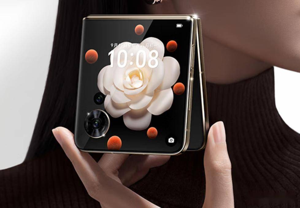 c V Flip小折叠里的大惊喜性价比之选ayx爱游戏app折叠屏新宠：荣耀Magi(图2)