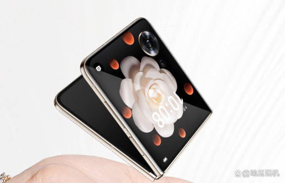 c V Flip小折叠里的大惊喜性价比之选ayx爱游戏app折叠屏新宠：荣耀Magi(图4)
