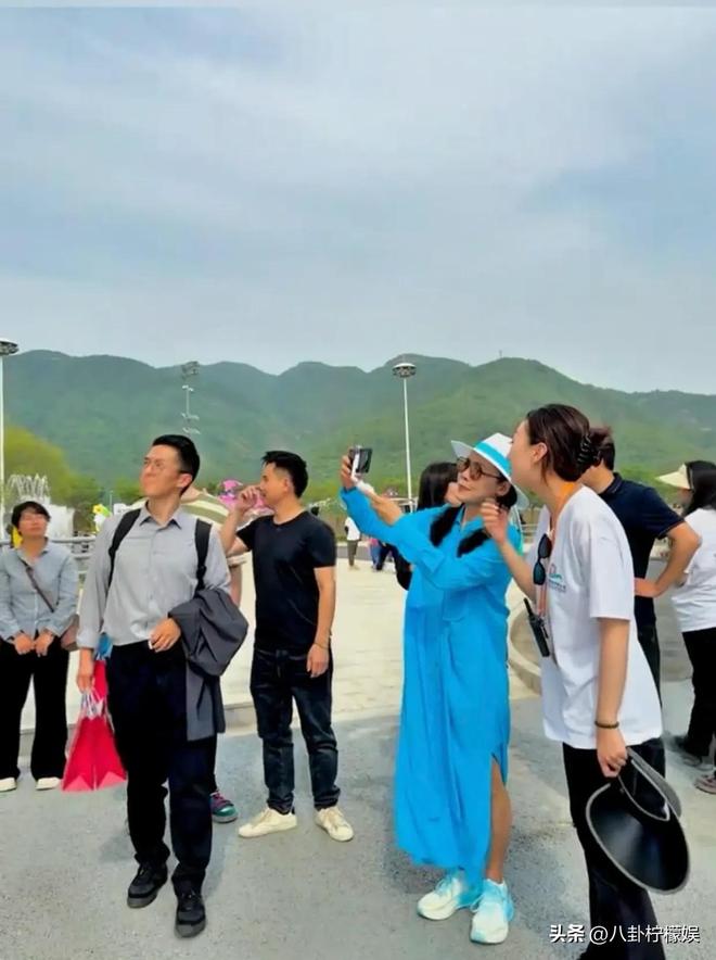 际月季大会获一群人招待排场大身材瘦了很多爱游戏app最新登录入口田震现身第九届国