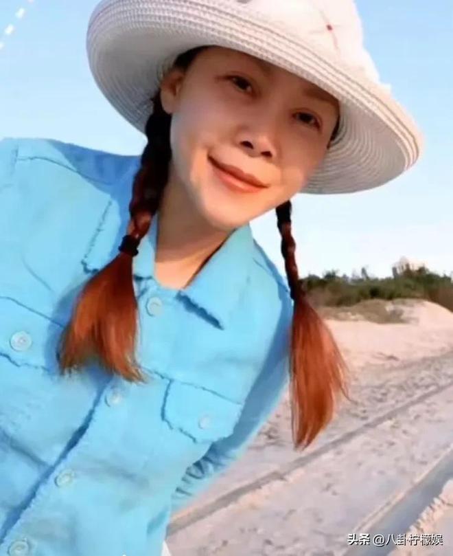 际月季大会获一群人招待排场大身材瘦了很多爱游戏app最新登录入口田震现身第九届国(图5)