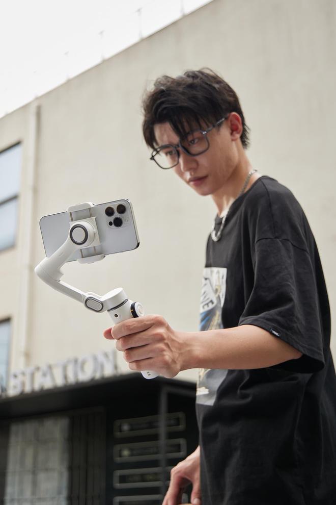 稳定器十大品牌机型汇总分析爱游戏app手机版手机云台(图2)